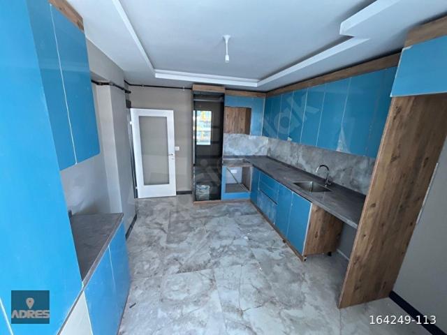 SİNCAN YENİ GELİŞEN BÖLGEDE ARA KAT SIFIR BİTMİŞ BİNA EBEVEYN BANYOLU