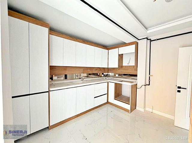 SİNERJİ'DEN KATTA CADDE ÜZERİ GENİŞ KULLANIŞLI 3+1 FIRSAT DAİRE