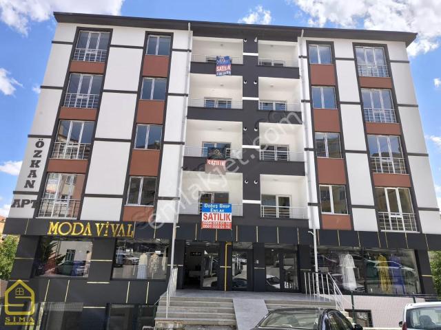 Sima Emlaktan Merkezde Sıfır 3 Banyolu Kiralık 4+1 Daire