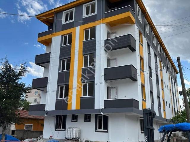 Sima Emlaktan Eski Devlet Hast. Üstü 1+1 Satılık Daireler