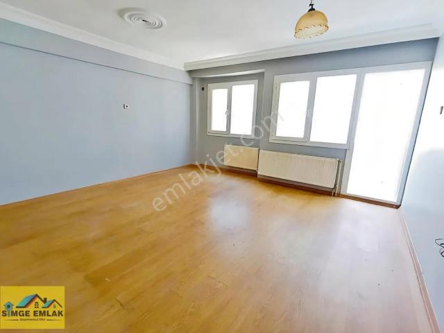Simge'den Mithatpaşa Caddesine Yakın Geniş 2+1 Satılık Daire