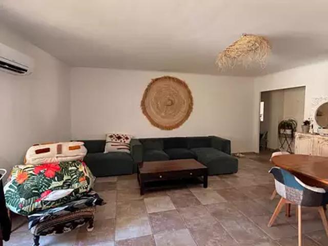 Simiane Collongue 13109 Location appartement 3 pièces t3 au dernier étage
