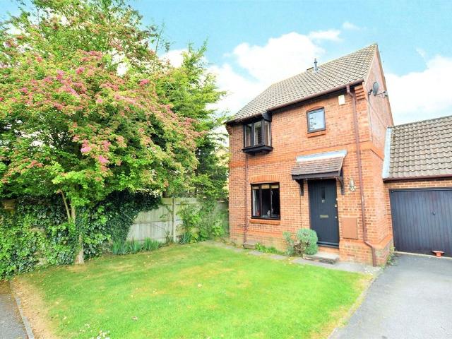 Simkins Close, Winkfield Row, Bracknell, Berkshire RG42, 3 bed link detached house to rent, £1,750 pcm | PrimeLocation