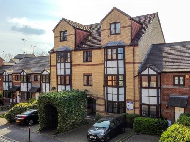 Simmonds Street, Berkshire RG1 1 bed apartment to rent £1,200 pcm £277 pw
