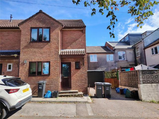 Simons Mews, Somerset TA20 3 bed end of terrace house to rent £1,100 pcm £254 pw