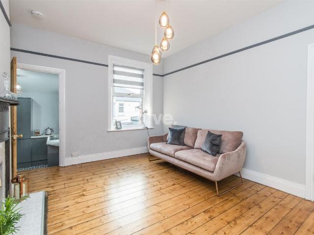 Simonside Terrace, Heaton, Newcastle Upon Tyne NE6, 3 bed flat to rent, £1,350 pcm | PrimeLocation