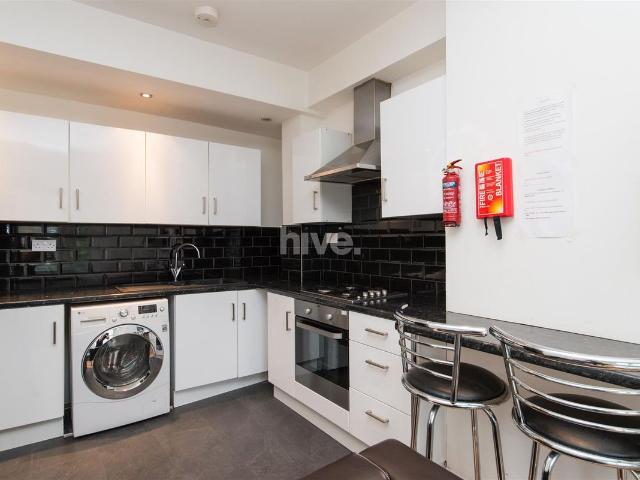 Simonside Terrace, Heaton, Newcastle Upon Tyne NE6, 6 bed shared accommodation to rent, £2,860 pcm | PrimeLocation