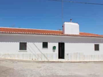 Simpática moradia t2 com Terraço em Bencatel