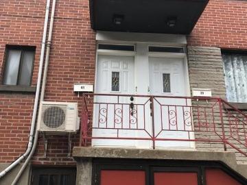 Montreal West, Montreal - Parking