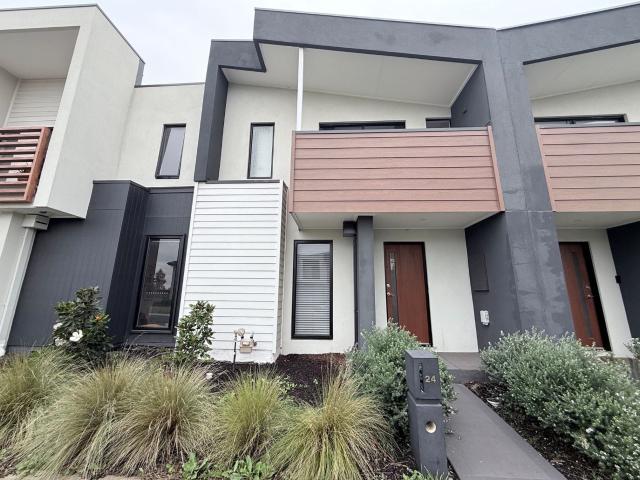 Simple Family Living in a Prime Burnside Location!