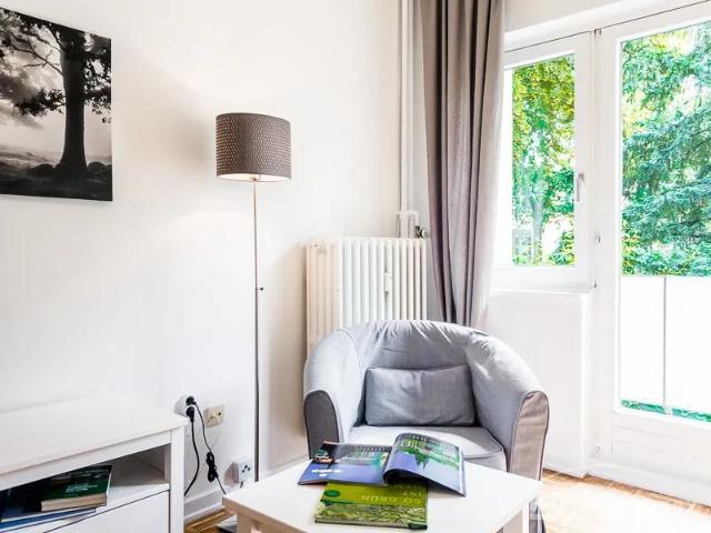 Simple furnished single apartment with balcony in Hamburg Winterhude