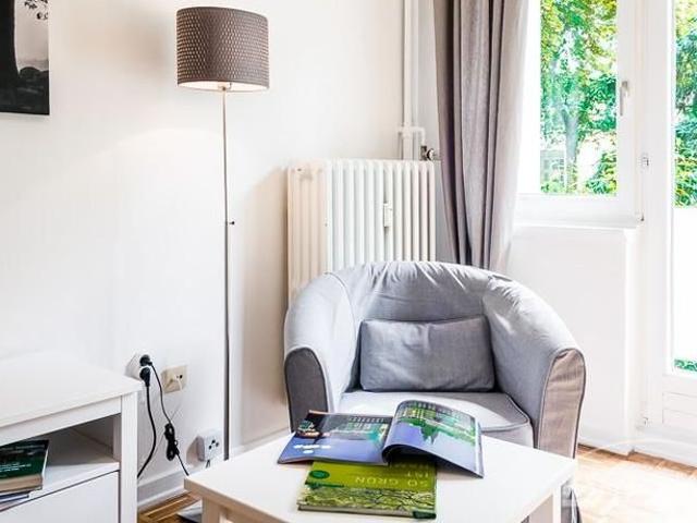 Simple furnished single apartment with balcony in Hamburg Winterhude