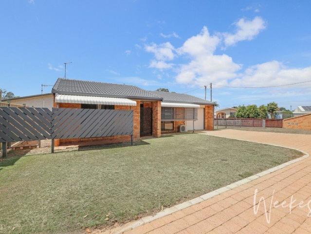 SIMPLE LIVING. PARKLAND SETTING