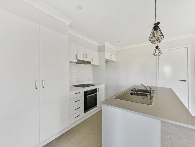 SIMPLY STUNNING! 3 BEDROOM DUPLEX UNIT SITUATED IN A RURAL STYLED LAND ESTATE!