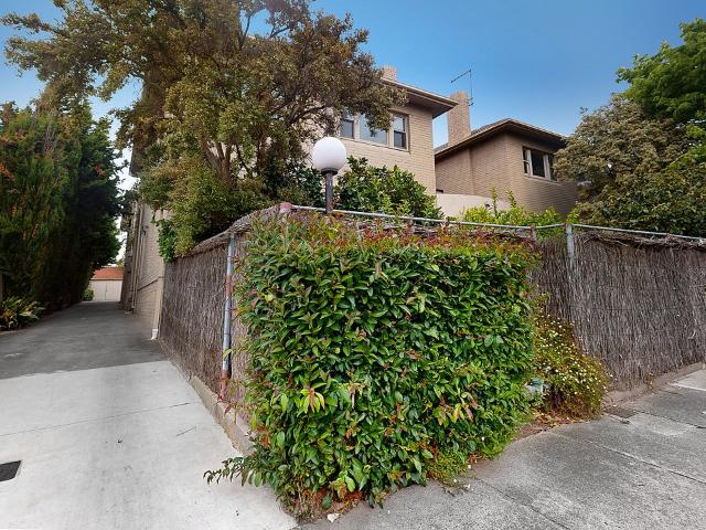 Simply Stunning Art Deco Living in Prime Scotch Hill Position