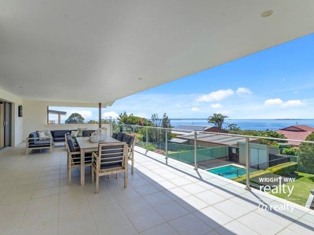 SIMPLY STUNNING BIG HOME, BIGGER VIEWS!