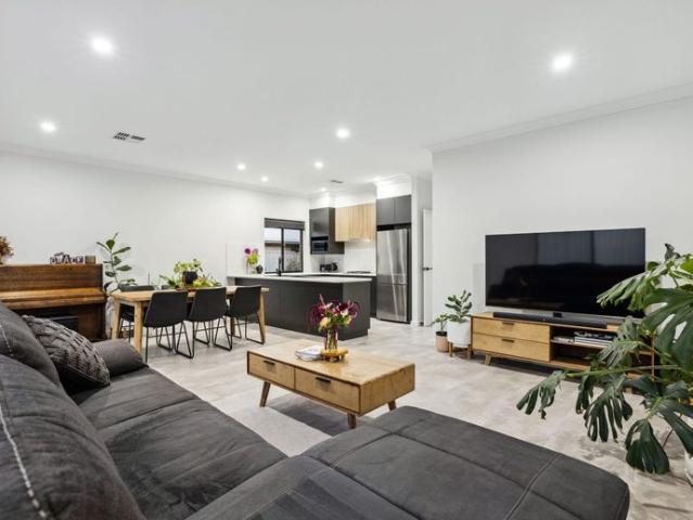 Simply Stunning Low Maintenance 3 Bedroom Home!