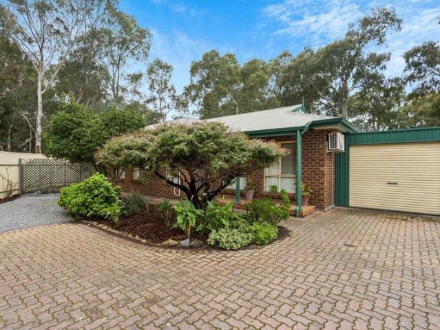 Simply Stunning, Spacious Gardens with Serene Outlook!