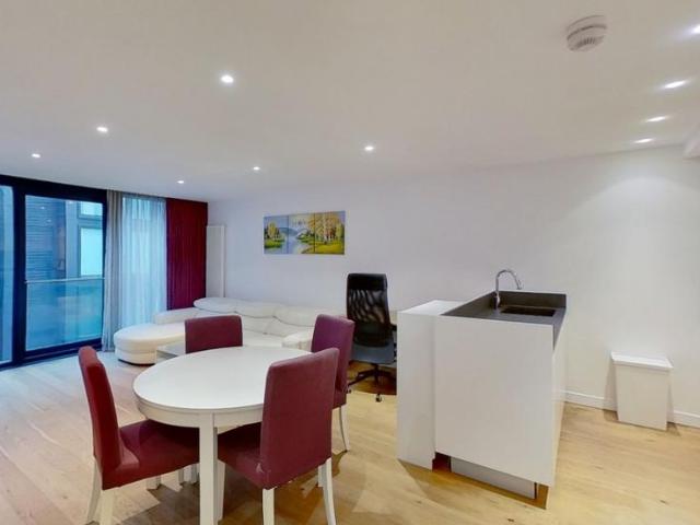 Simpson Loan, Edinburgh, Midlothian, EH3 2 bed flat to rent £2,525 pcm £583 pw
