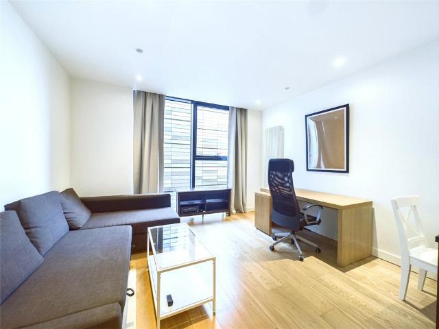 Simpson Loan, Quartermile, Edinburgh. 1 bed apartment to rent £1,625 pcm £375 pw