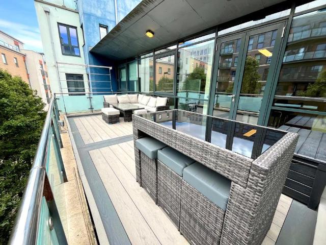 Simpsons Fold West, Leeds LS10 2 bed apartment to rent £1,750 pcm £404 pw