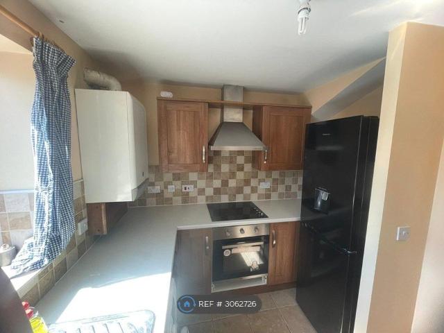 Sims Lane, Gloucester GL2, 2 bed semi detached house to rent, £1,150 pcm | PrimeLocation