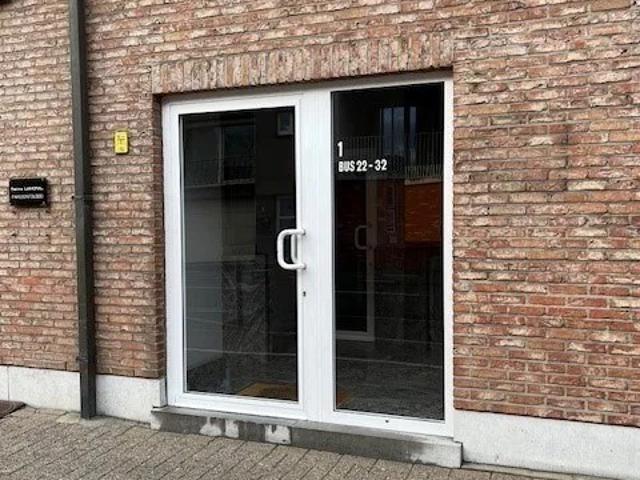 Sint Niklaas – Gemeubelde studio met staanplaats