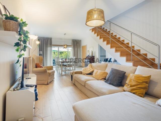 Sintra Vila Verde Apartamento Duplex T3+2 em Condomínio