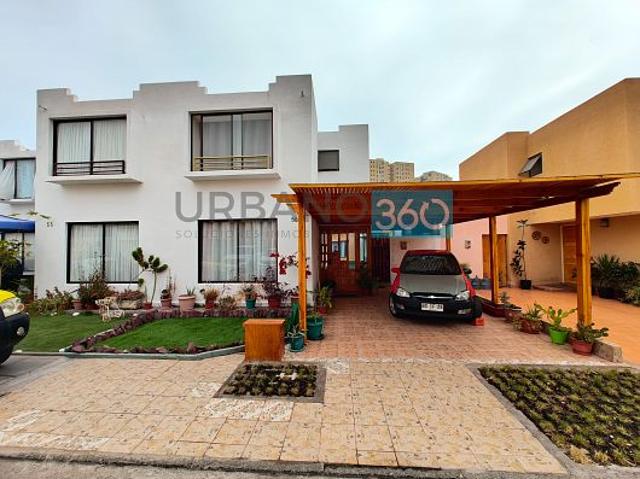 SIN COMISIÓN, CASA CON EXCELENTES TERMINACIONES