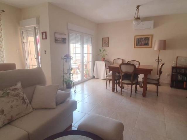 SIN MUEBLES Piso alquiler, CENTRO Torrevieja REF: A 464