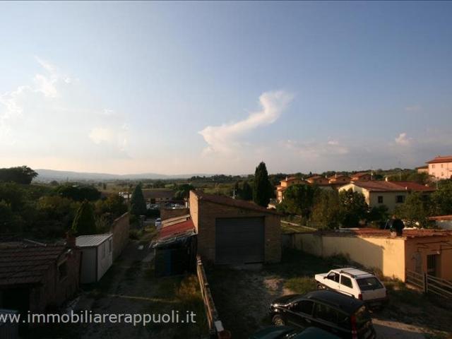 Sinalunga vendesi terratetto di mq 90 composto al piano terr. 90m² Scrofiano