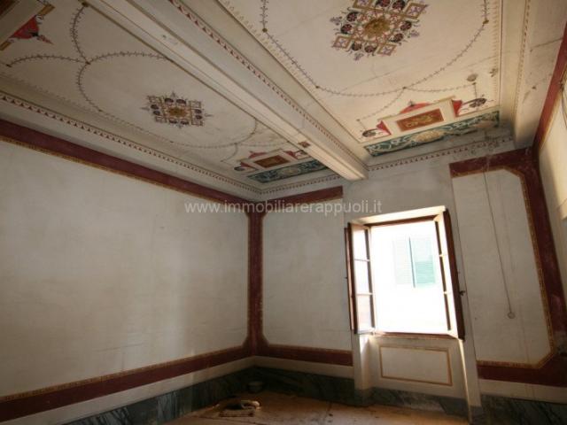 Sinalunga vendesi appartamento di 130 mq facente parte di un. 130m² Sinalunga