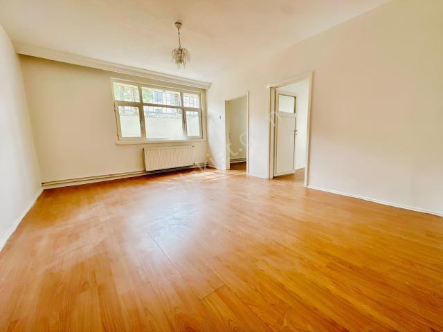 Sinan Caddesi Ve Dikmen Caddesi Yakını 3+1 Ara Kat Kiralık