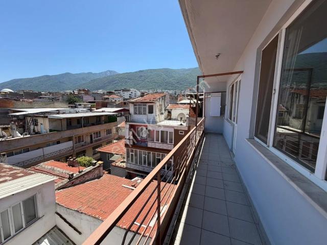 Sinandede’de 3+1 Kombili Kiralık Daire Metroya Yakın Manzaralı