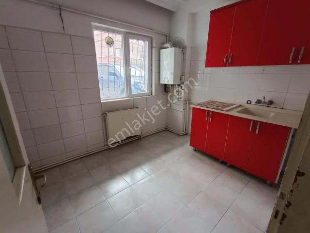 Sincan Buhara Caddesi Üzerinde 1+1 Bağımsız Bahçe Katı Kiralık Daire