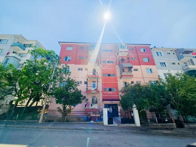 Sincan Gökçek Mah.metro Yakını harika Lokasyon kiralık 3+1 Daire