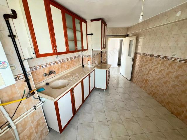 Sincan İstasyon Mah 3+1 Bağımsız Katta Ön Cephe Kiralık Daire