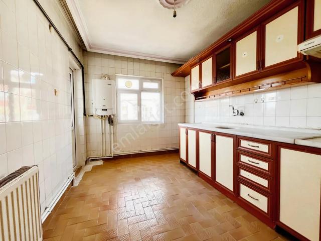Sincan Osmanlı Mah'de Otobüse Okula Yakın 3+1 Uygun Daire