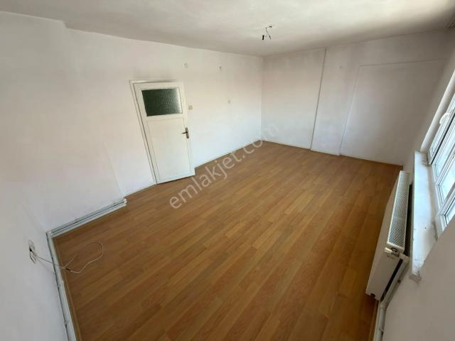 Sincan Malazgirt Mah Kredi Lmtsz Salon Bğmsız Katta Satılık 3+1