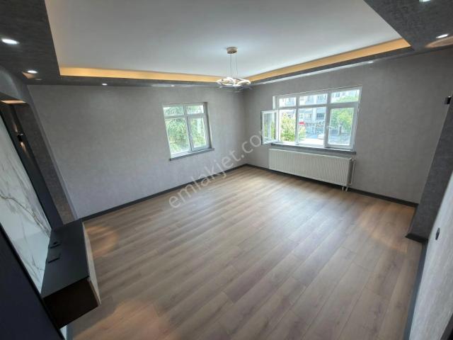 Sincan Malazgirt Mah Kredi Lmtsz Salon Bğmsz Ön Cep 3.arakat 3+1