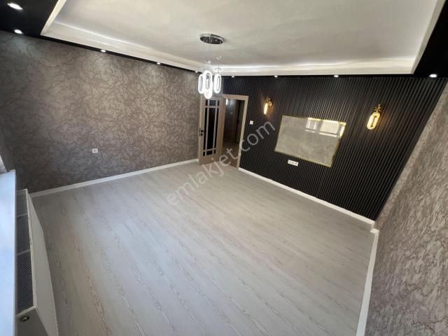 Sincan Malazgirt Mh 1.arakat Salon Bagımsız Yapılı Satılık Daire