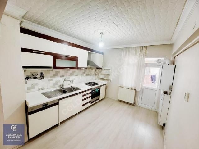 Sincan Maraşal Mahallesinde Ana Cadde Üzerinde Kiralık 3+1