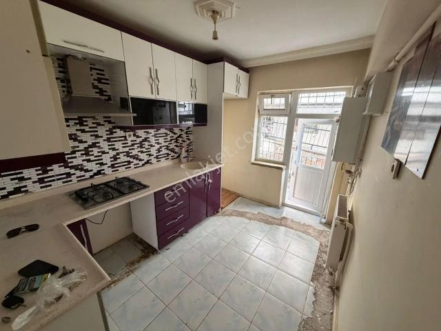 Sincan Mareşalda 2+1 Çift Balkonlu Kot altta Daire Mevcut Merkezi Konumda Kiralık