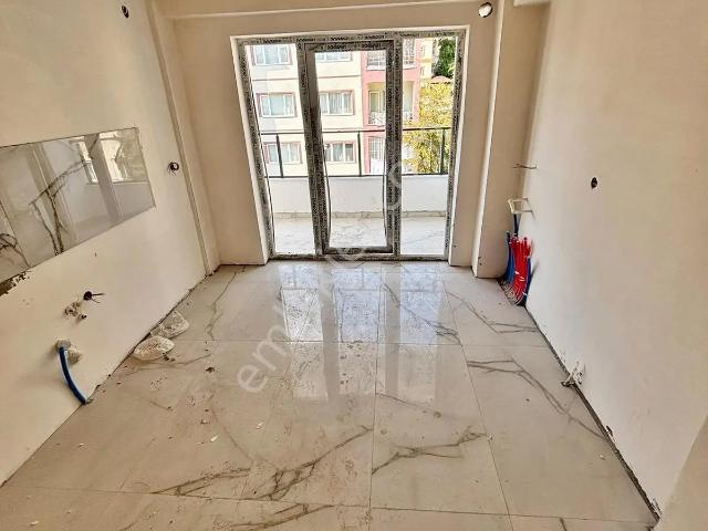 Sincan Merkez'de 3+1 Sıfır Ön Cephe Ara Kat Daire