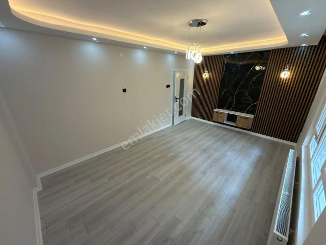 Sincan Selçuklu Mah Kredi Limitsiz Salon Bağımsız Satılık 3+1