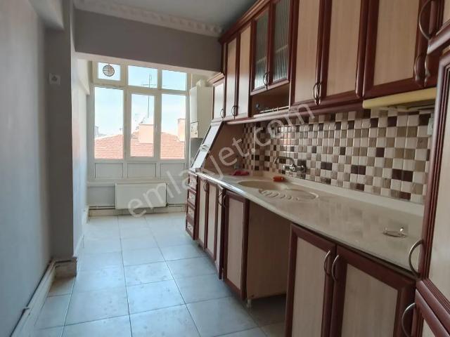 Sincan Tandoğan Mahallesinde 3+1 Ara Kat Kaymakamlığa Trene Yakın Kiralık Daire
