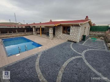 Sincan Temelli'de Site İçinde Satılık 2+1 Havuzlu Taş Villa