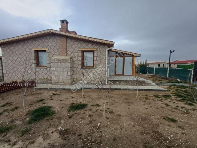 Sincan Temelli'de Site İçinde Satılık 2+1 Taş Villa