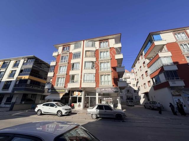 Sincan Yenikent`te Sakarya Caddesinde Kiralık 3+1