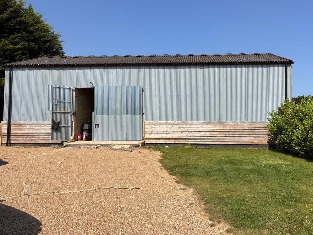 Sincox Lane, Shipley, RH13 Barn to rent £1,000 pcm £231 pw